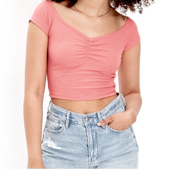 American Eagle Cropped Cinched off-the-shoulder Tee (M) - Picture 4 of 4